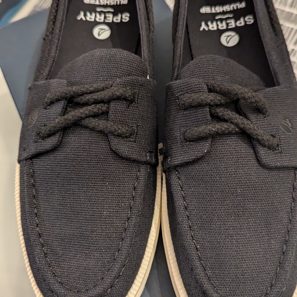 Sperry Woman's Black Boat Shoes, Size 6.5 NIB